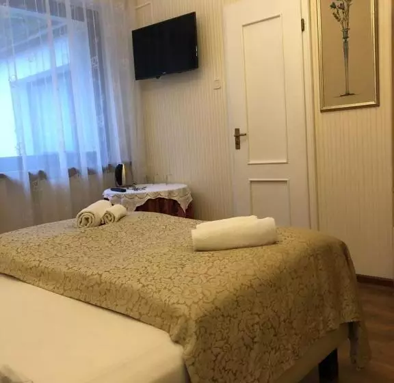 تختخواب و صبحانه Villa Almira