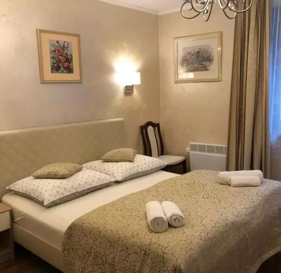 تختخواب و صبحانه Villa Almira