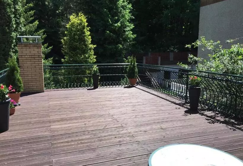 تختخواب و صبحانه Villa Almira