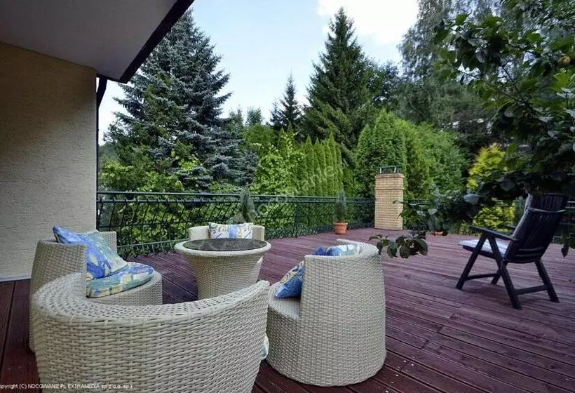 تختخواب و صبحانه Villa Almira