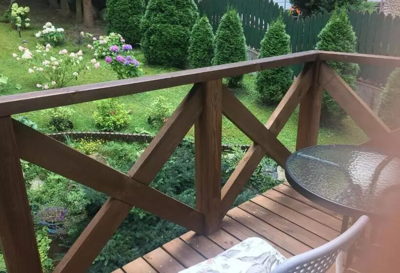 تختخواب و صبحانه Villa Almira