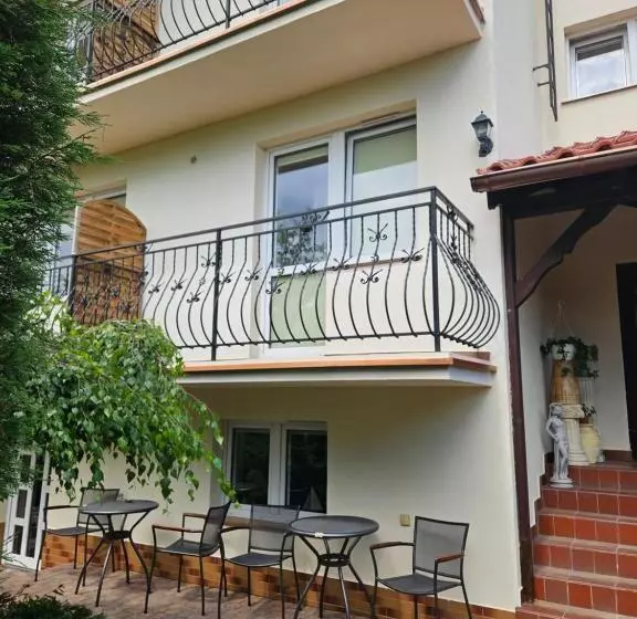 Aamiaismajoitus (B&B) Willa Atrium