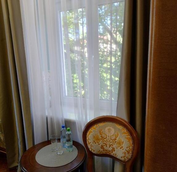 تختخواب و صبحانه Willa Kraj