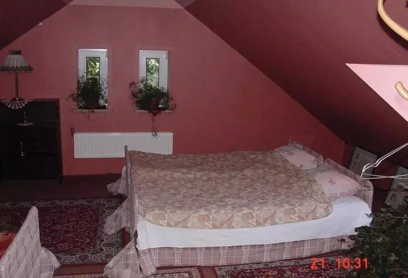 ホテル Agroturystyka Orzechowe Wzgórze