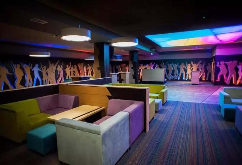 Hotelli Pałac W Konarach