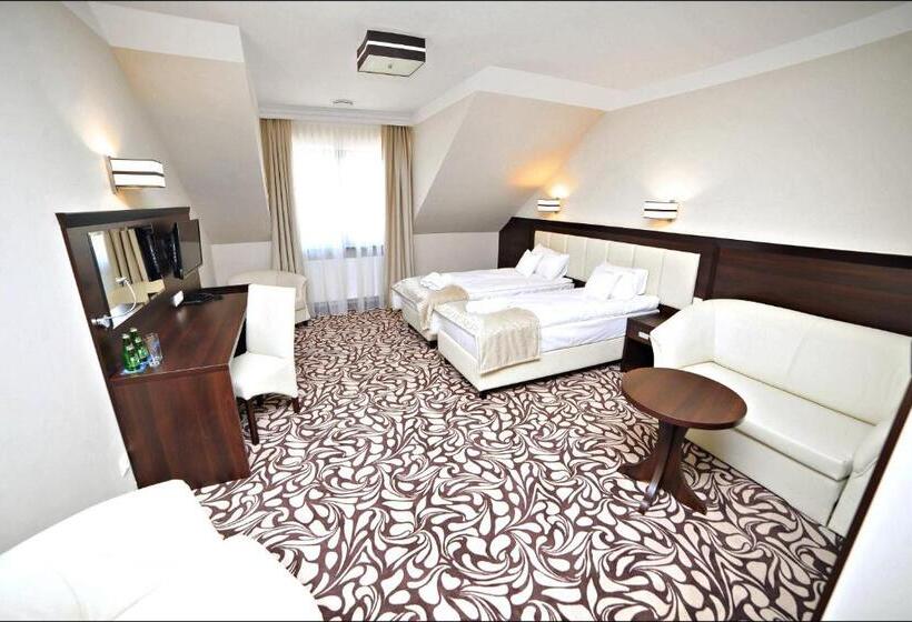 בית מלון כפרי Pałac W Konarach