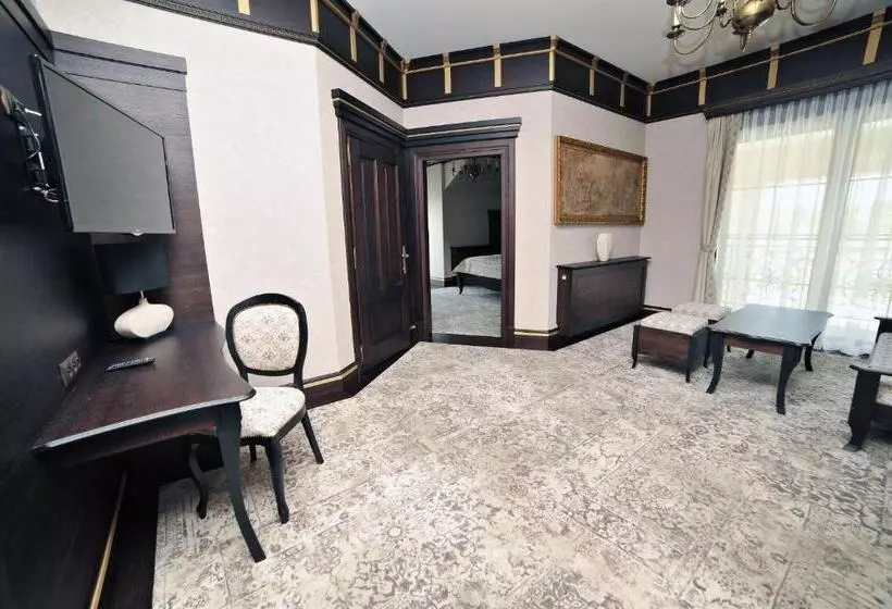 Hotelli Pałac W Konarach