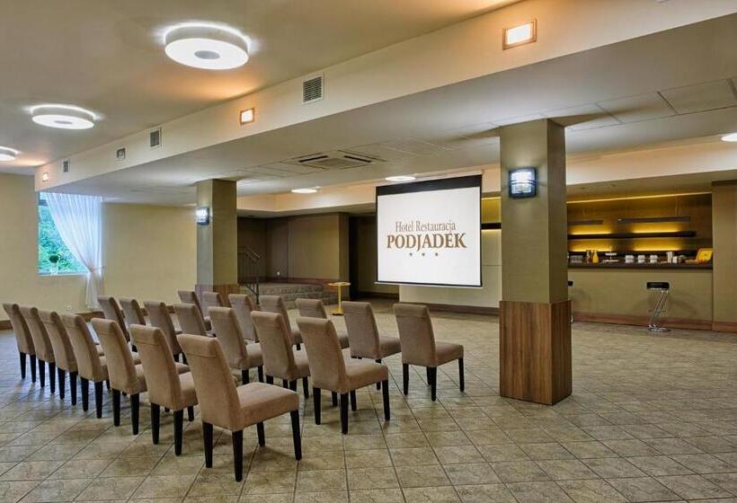 酒店 Podjadek