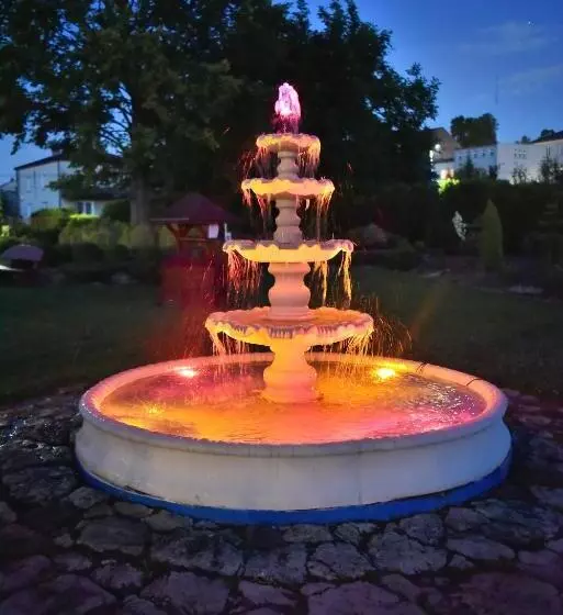 Hotelli Restauracja Rywa Verci