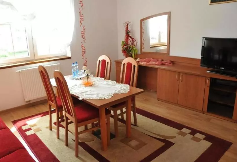 Hotelli Restauracja Rywa Verci