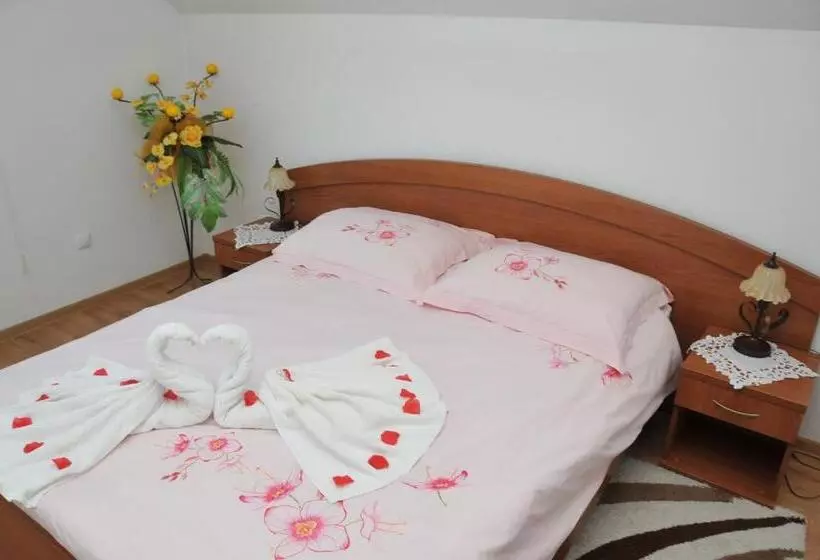 Hotelli Restauracja Rywa Verci