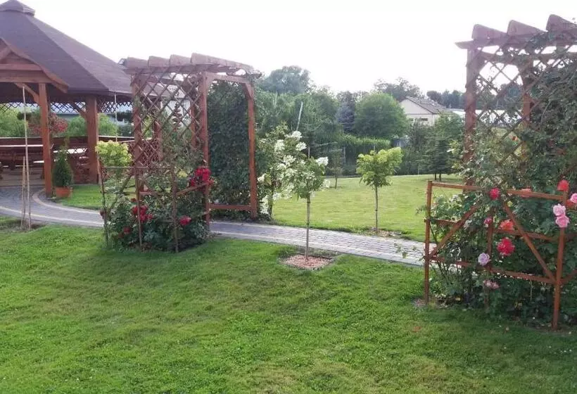 Hotelli Restauracja Rywa Verci