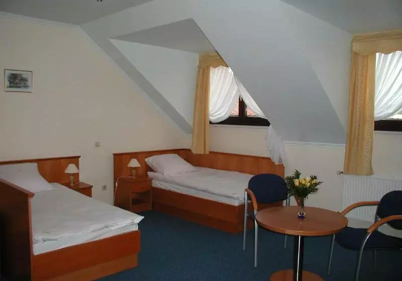 هتل Restauracja Tawerna Gliwice