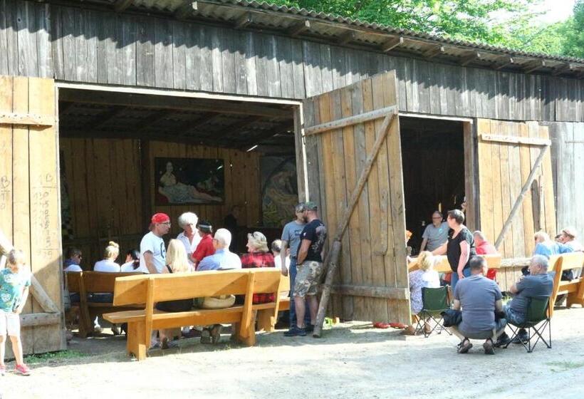 בית מלון כפרי Ropuszy Dwór