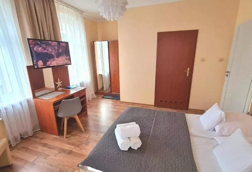 ペンション Bursztynowa Przy Morzu   1 Minuta Do Plaży