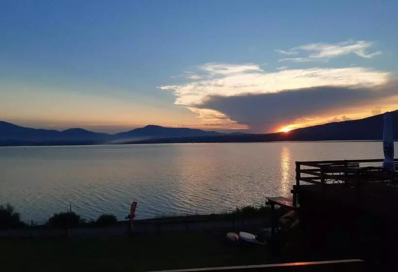 Majatalo O.w. Lazur Nad Jeziorem