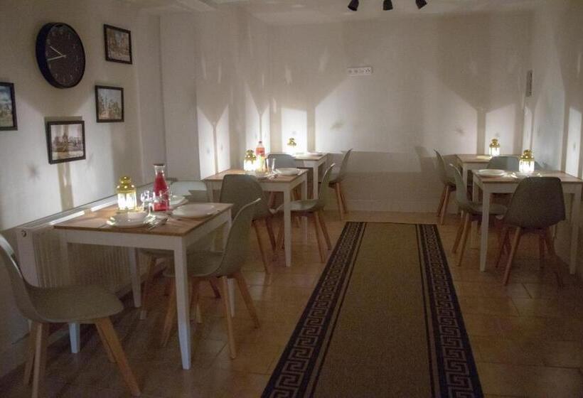 بنسيون Podomek