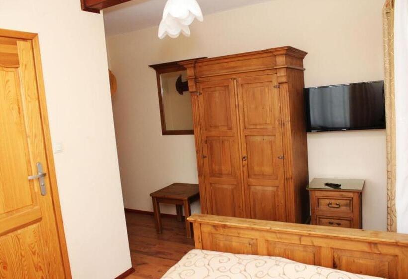 پانسیون Willa Górskie Retro