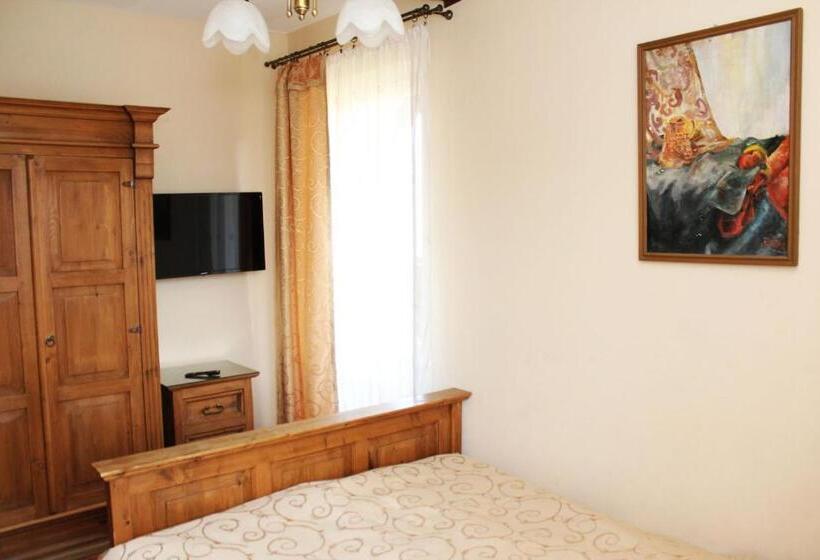 پانسیون Willa Górskie Retro