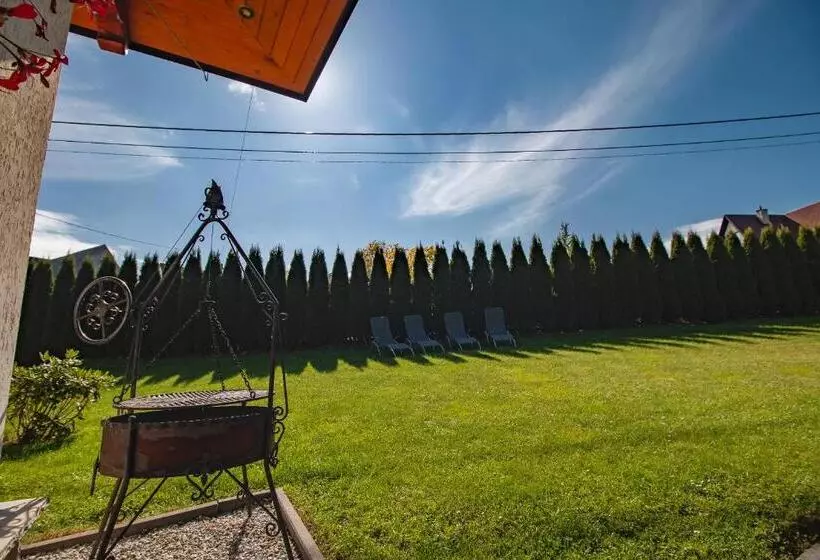 پانسیون Willa Szmaragd   śniadania   Zniżki Na Termy   Sauna   Bilard   Stoki Narciarskie