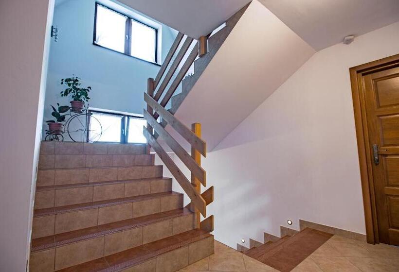 Pensionat Willa Szmaragd śniadania Zniżki Na Termy Sauna Bilard Stoki Narciarskie