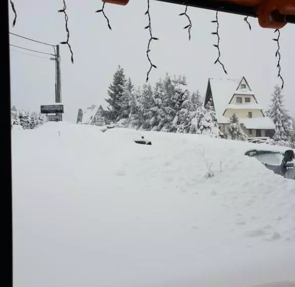 پانسیون Willa Szmaragd   śniadania   Zniżki Na Termy   Sauna   Bilard   Stoki Narciarskie