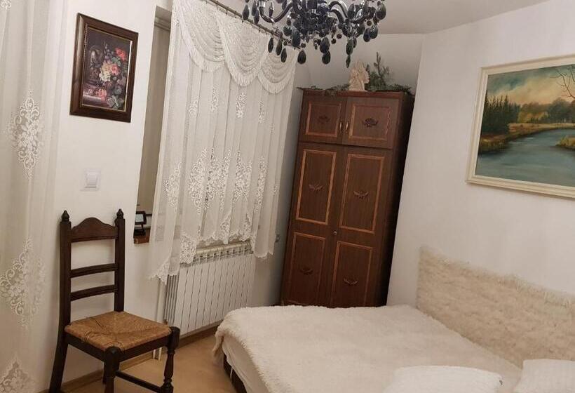 Pensió Zajazd Ponikiew   Noclegi Wadowice