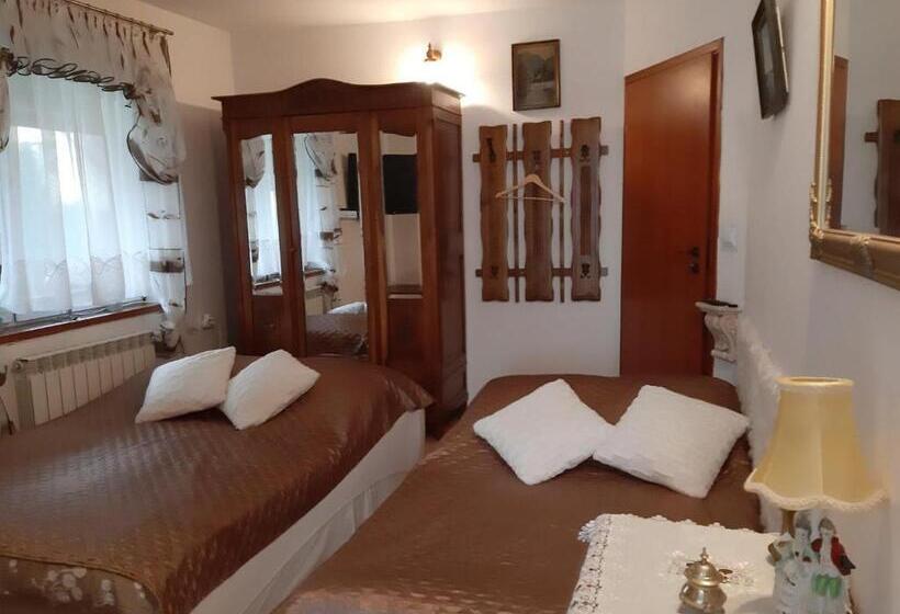 Pensió Zajazd Ponikiew   Noclegi Wadowice