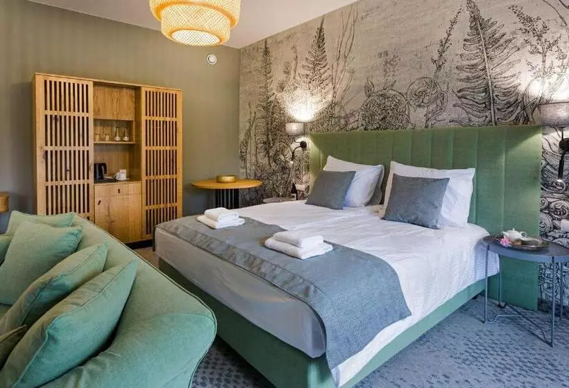 リゾートホテル Ostoja Chobienice