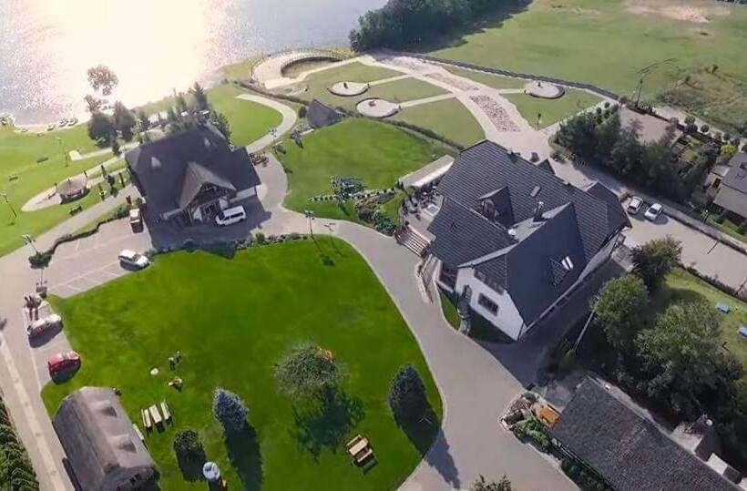 리조트 Wichrowe Wzgórze Chmielno