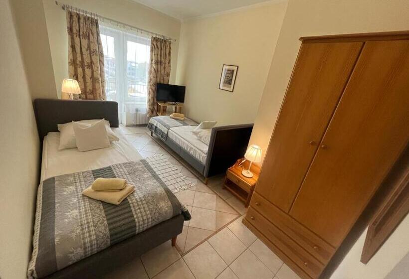 호스텔 Gościniec Jantar