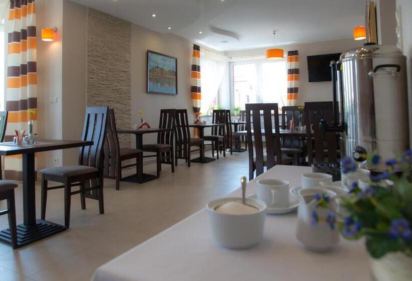 ベッドアンドブレックファースト Camelot