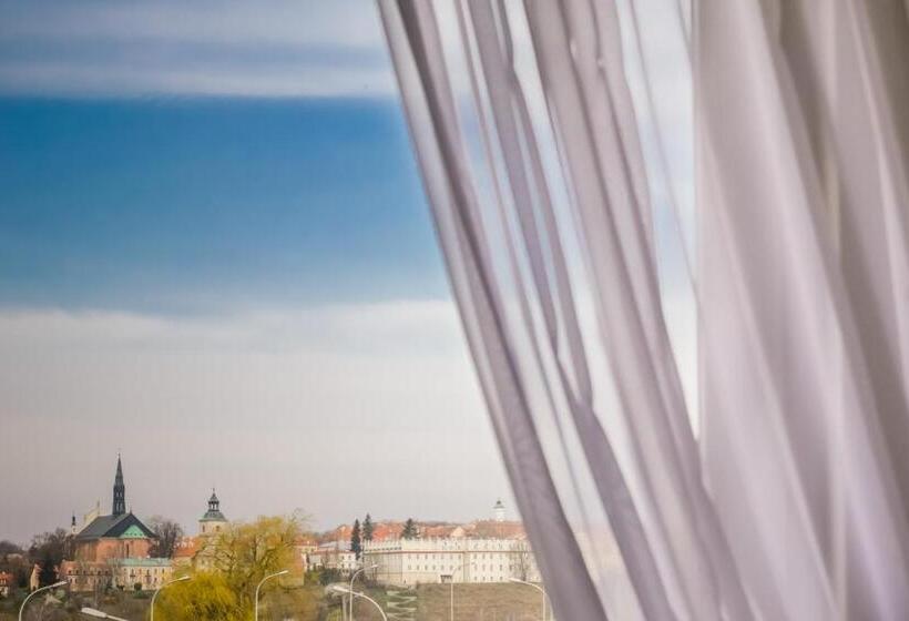 ベッドアンドブレックファースト Camelot