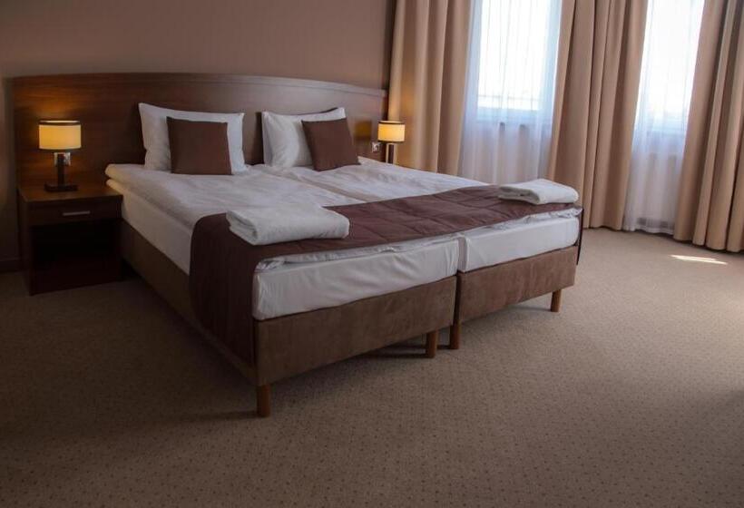 ベッドアンドブレックファースト Camelot