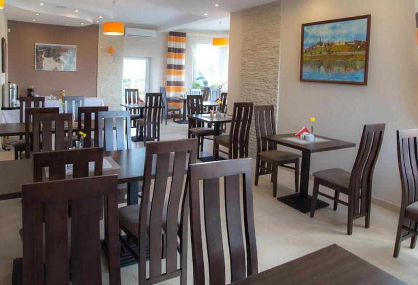 ベッドアンドブレックファースト Camelot