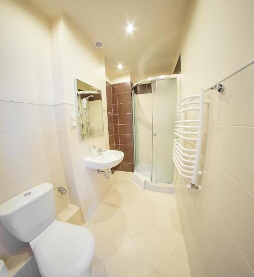 ベッドアンドブレックファースト Camelot