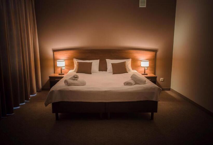 ベッドアンドブレックファースト Camelot