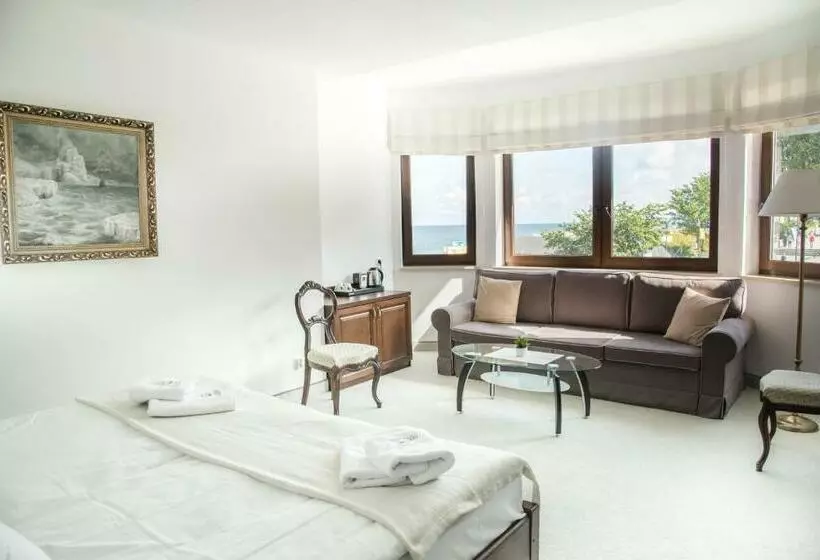 Aamiaismajoitus (B&B) Columbus Ustka   Limanowskiego 1