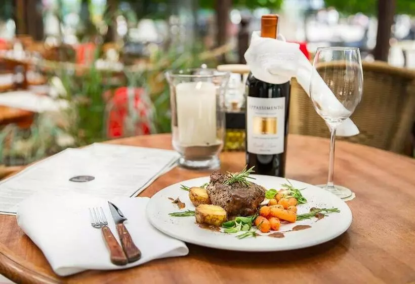 Aamiaismajoitus (B&B) Columbus Ustka   Limanowskiego 1