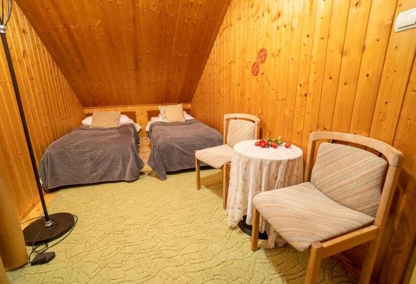 تختخواب و صبحانه Gościniec Dębowa Gazdówka