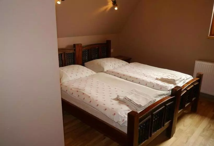 تختخواب و صبحانه Góralski Dwór