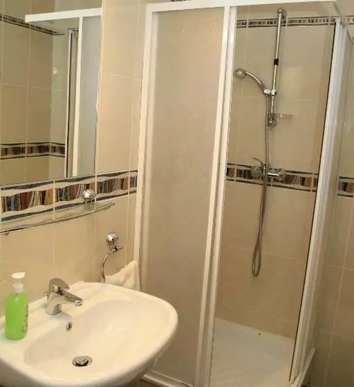 تختخواب و صبحانه M&m Spanie