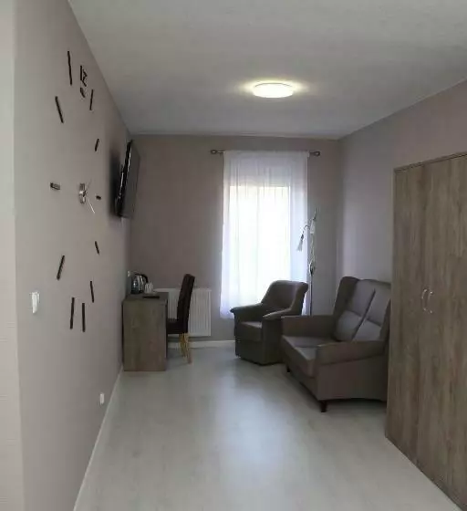 تختخواب و صبحانه M&m Spanie