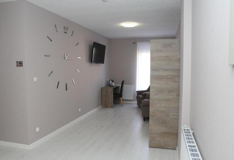 تختخواب و صبحانه M&m Spanie