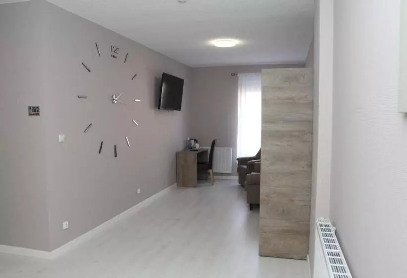 تختخواب و صبحانه M&m Spanie