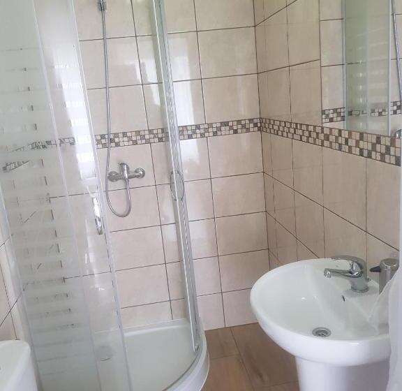 تختخواب و صبحانه M&m Spanie