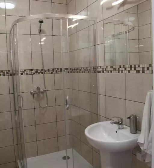 تختخواب و صبحانه M&m Spanie