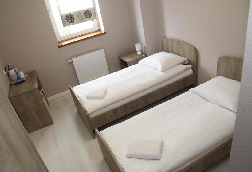 تختخواب و صبحانه M&m Spanie