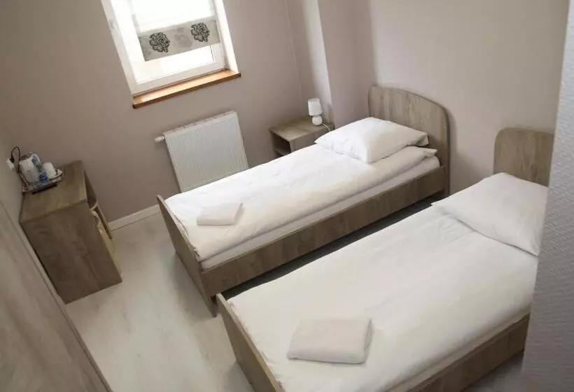 تختخواب و صبحانه M&m Spanie