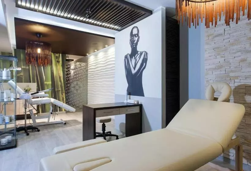 Aamiaismajoitus (B&B) Nawigator Spa